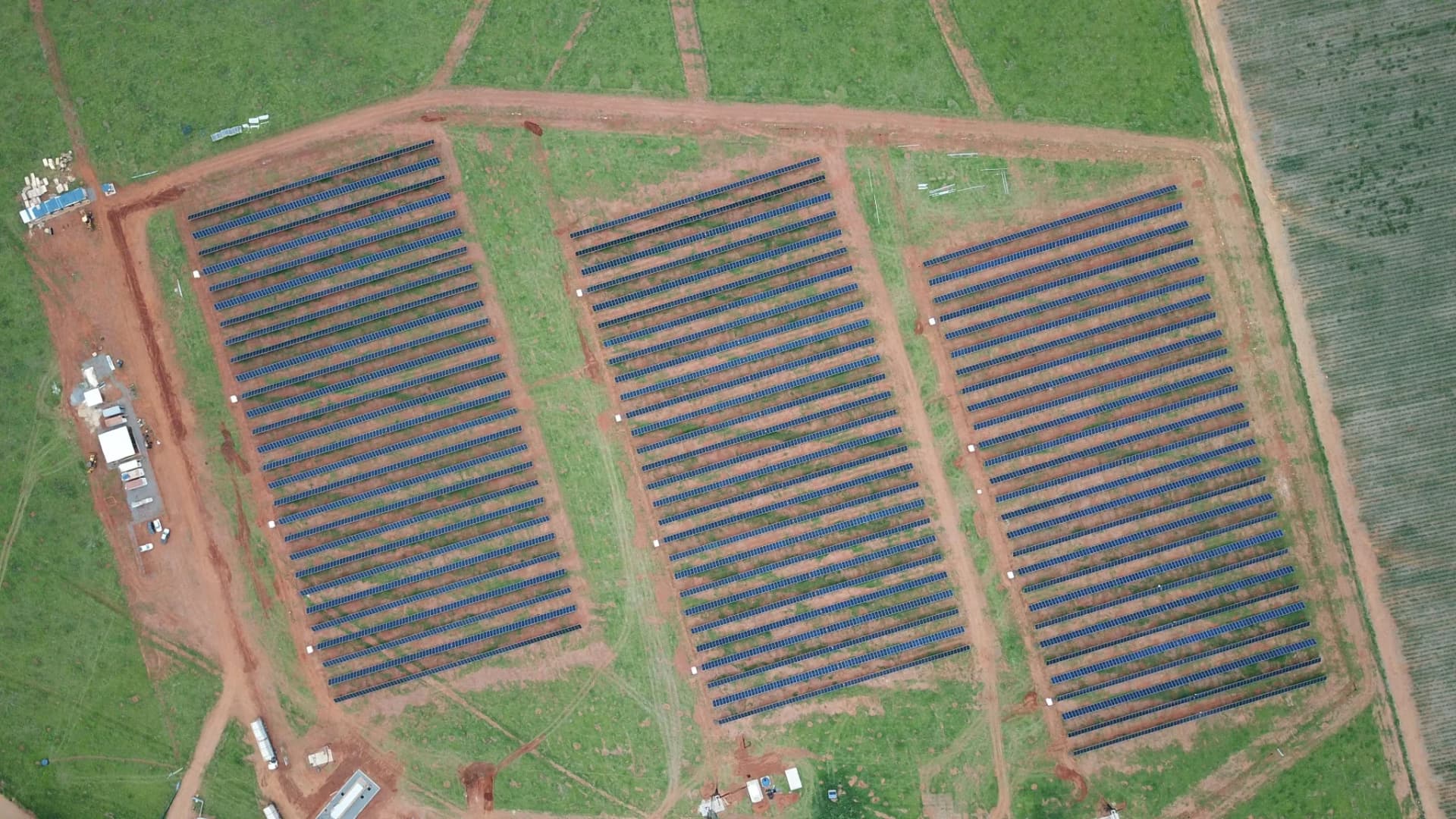 Vista superior dos três blocos de módulos da UFV Itapaci